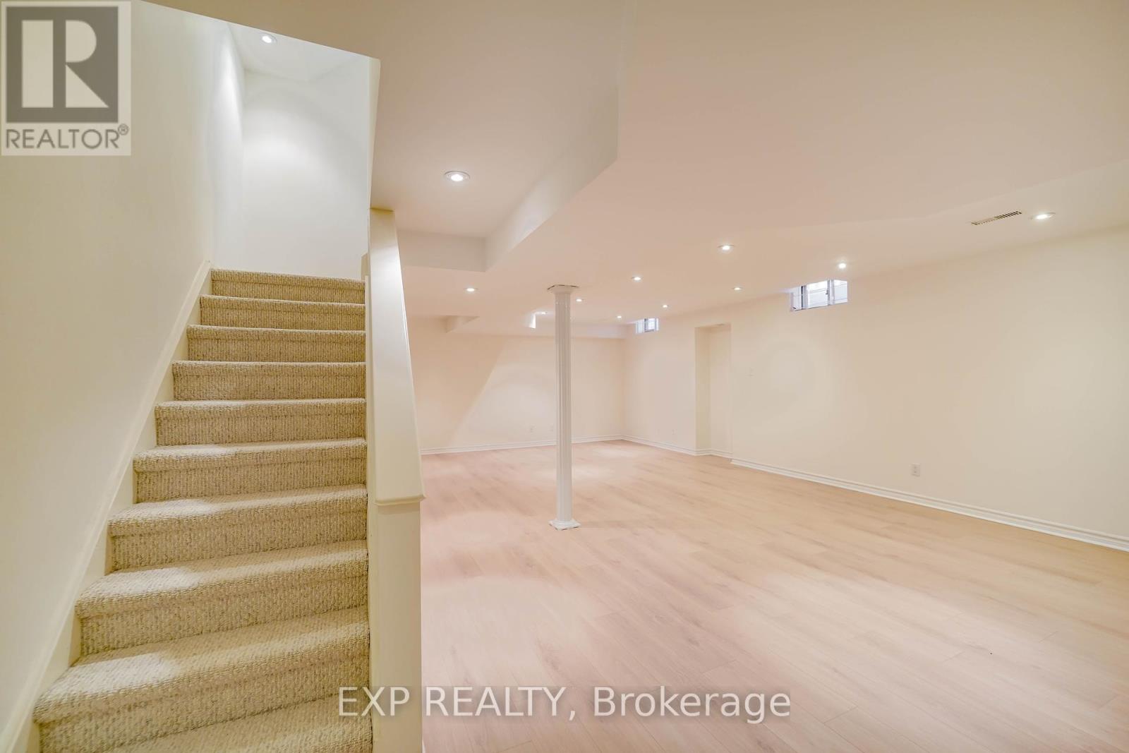 28 Samantha Circle, Richmond Hill, Ontario  L4B 2R7 - Photo 39 - N12203750