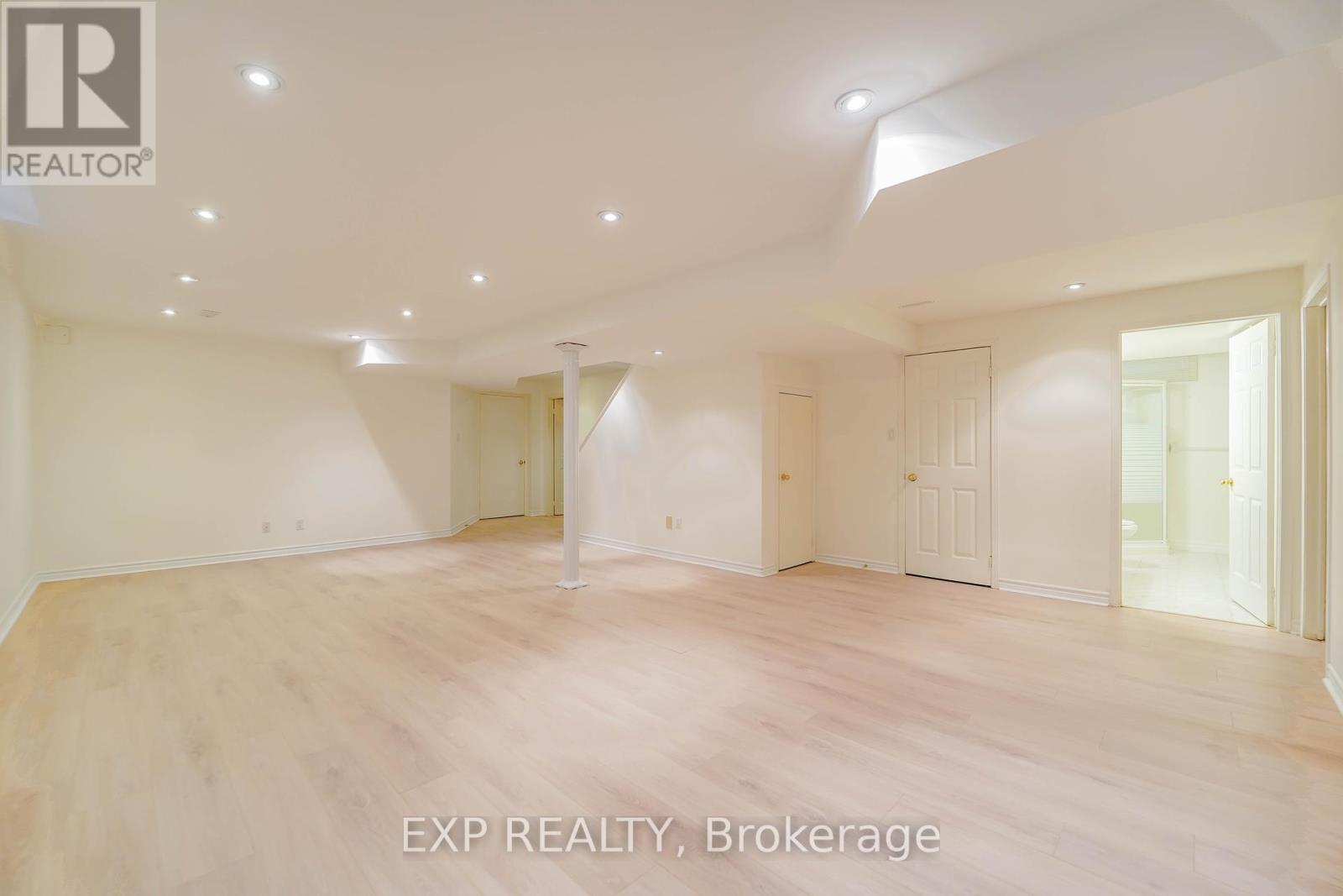 28 Samantha Circle, Richmond Hill, Ontario  L4B 2R7 - Photo 41 - N12203750