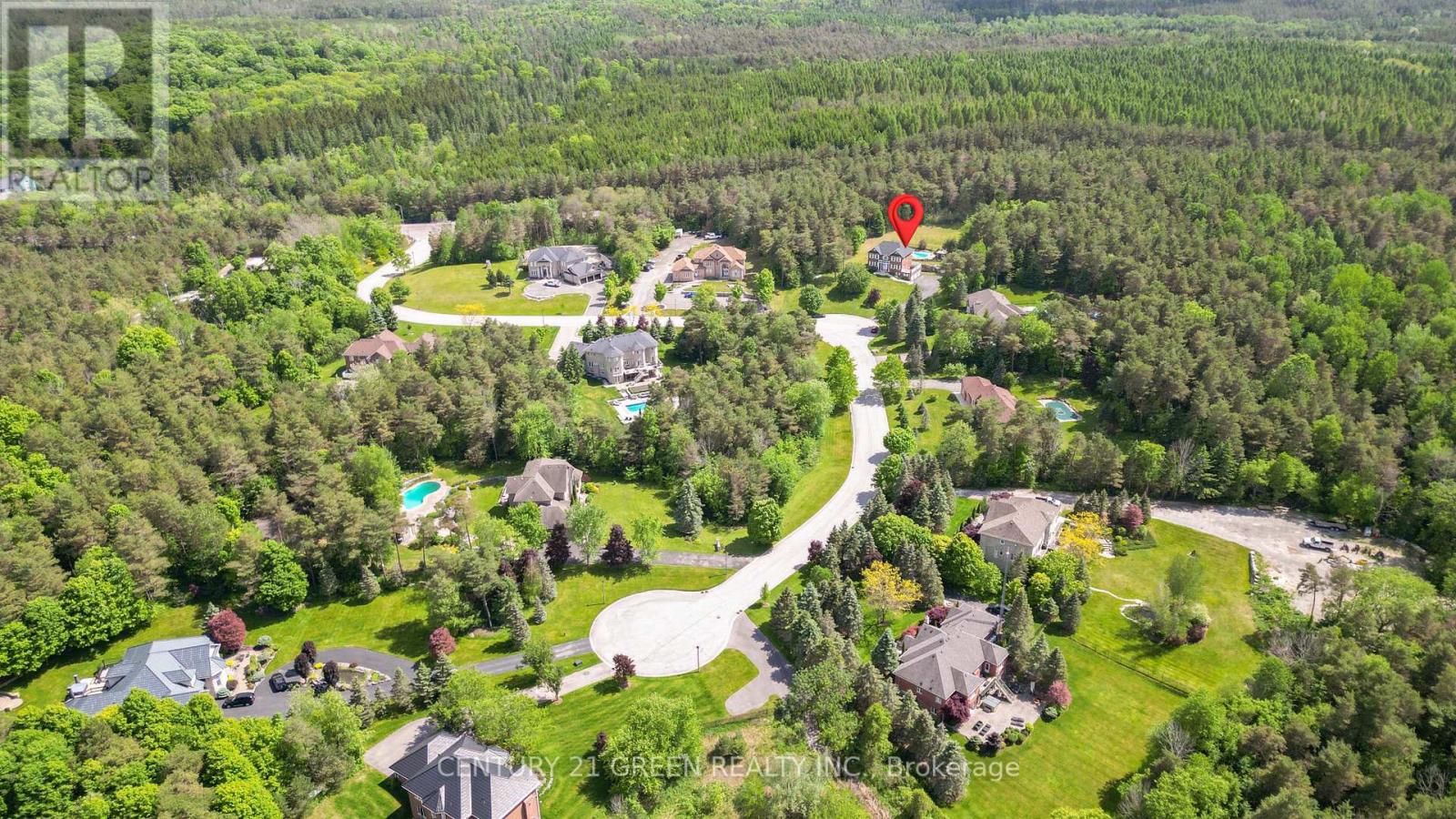 10 PINE HILLS COURT, East Gwillimbury, Ontario