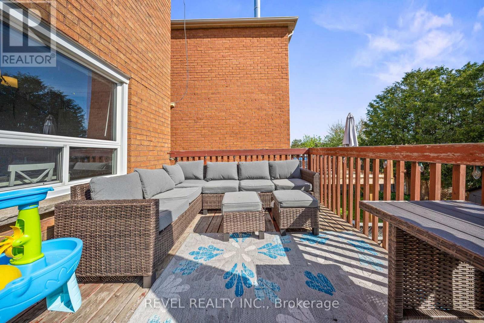 29 Fernbank Place, Whitby, Ontario  L1R 1S9 - Photo 14 - E12203869