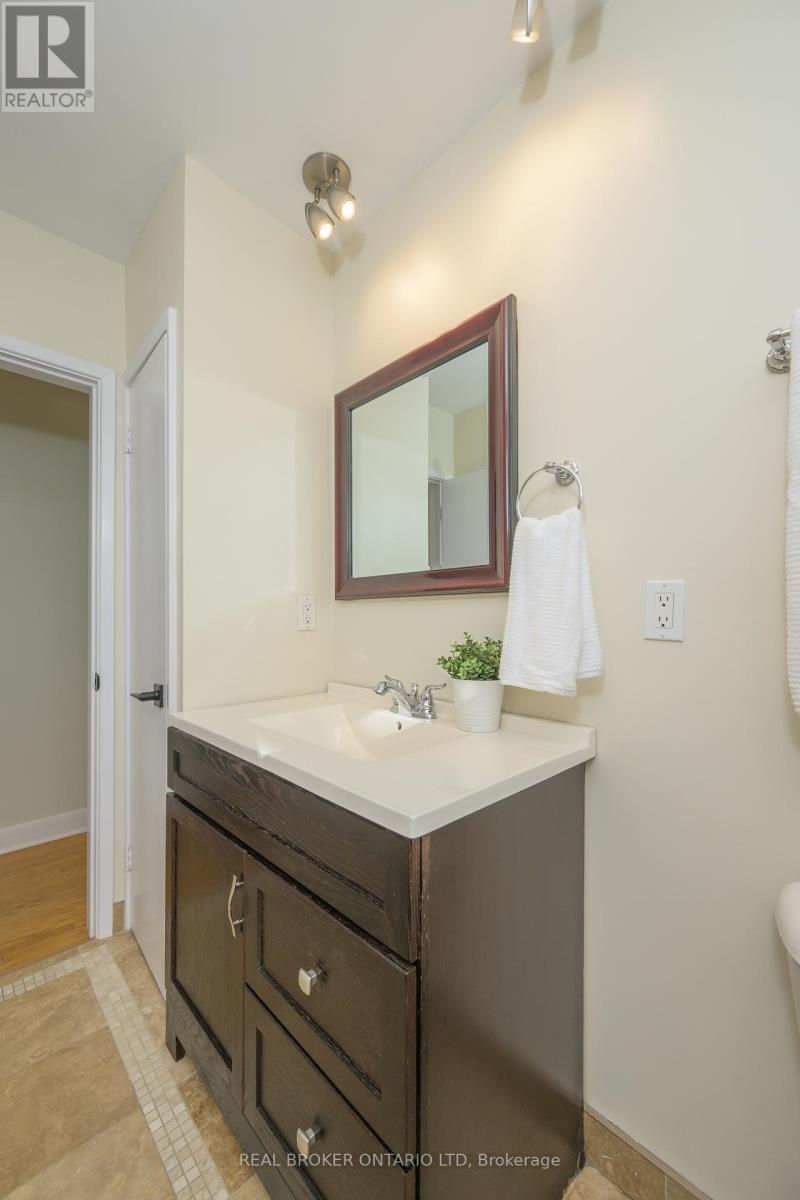 61 Mcleod Crescent, London North, Ontario  N5X 1S7 - Photo 20 - X12203826