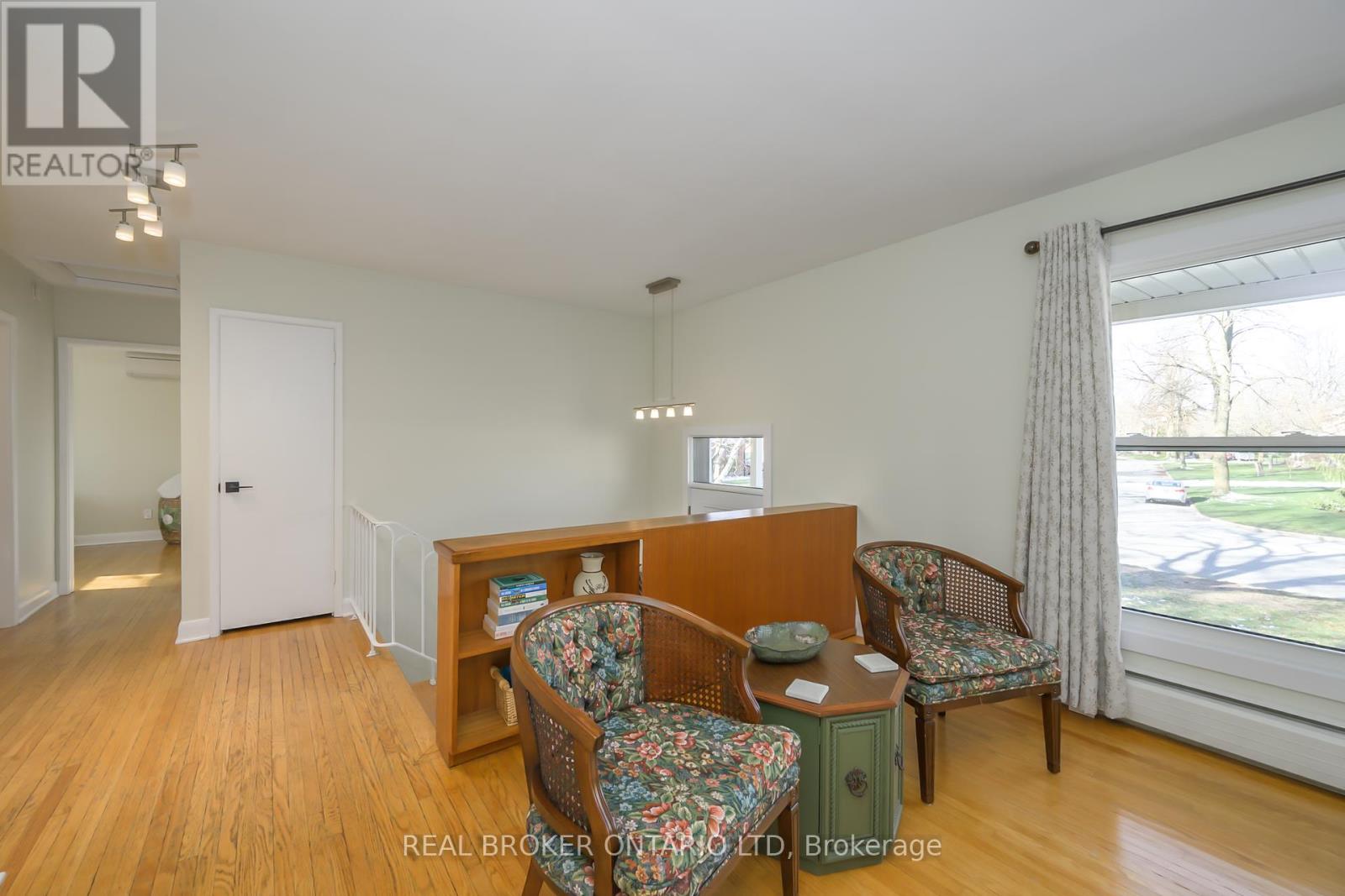 61 Mcleod Crescent, London North, Ontario  N5X 1S7 - Photo 5 - X12203826