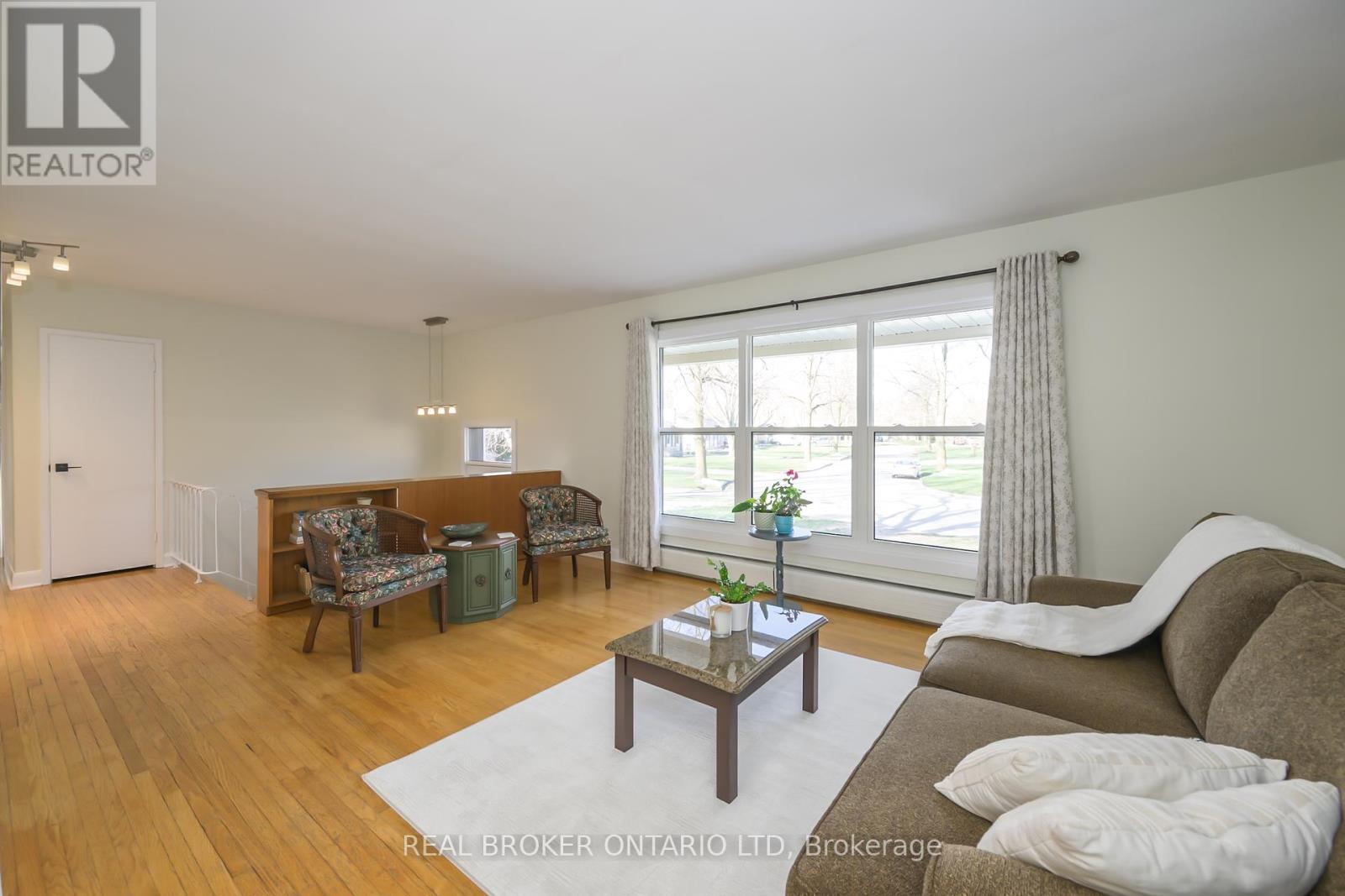 61 Mcleod Crescent, London North, Ontario  N5X 1S7 - Photo 6 - X12203826