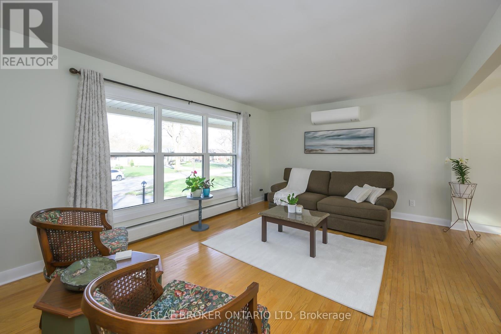 61 Mcleod Crescent, London North, Ontario  N5X 1S7 - Photo 7 - X12203826