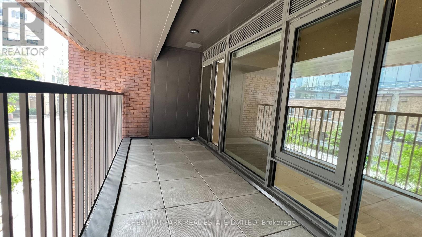 204 - 2 Augusta Avenue, Toronto, Ontario  M5V 0T3 - Photo 17 - C12195384