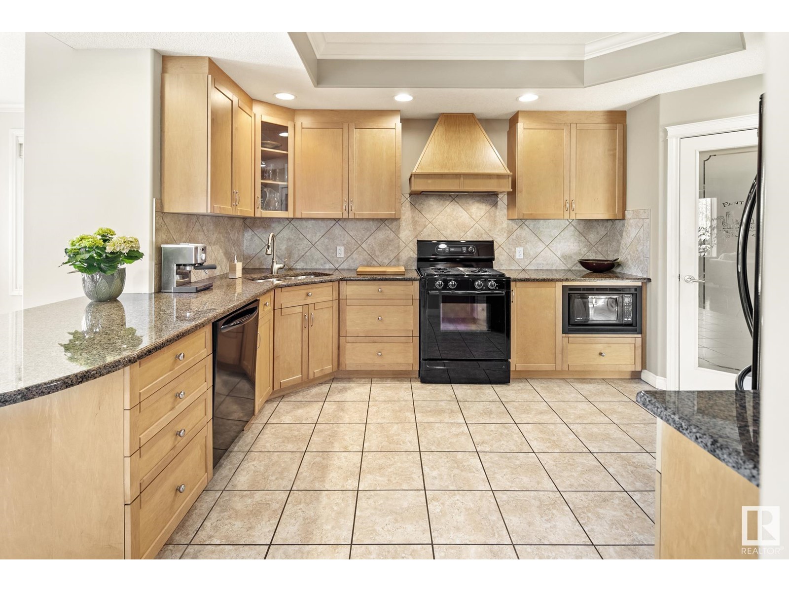 Property at 19 Mission AV image 2