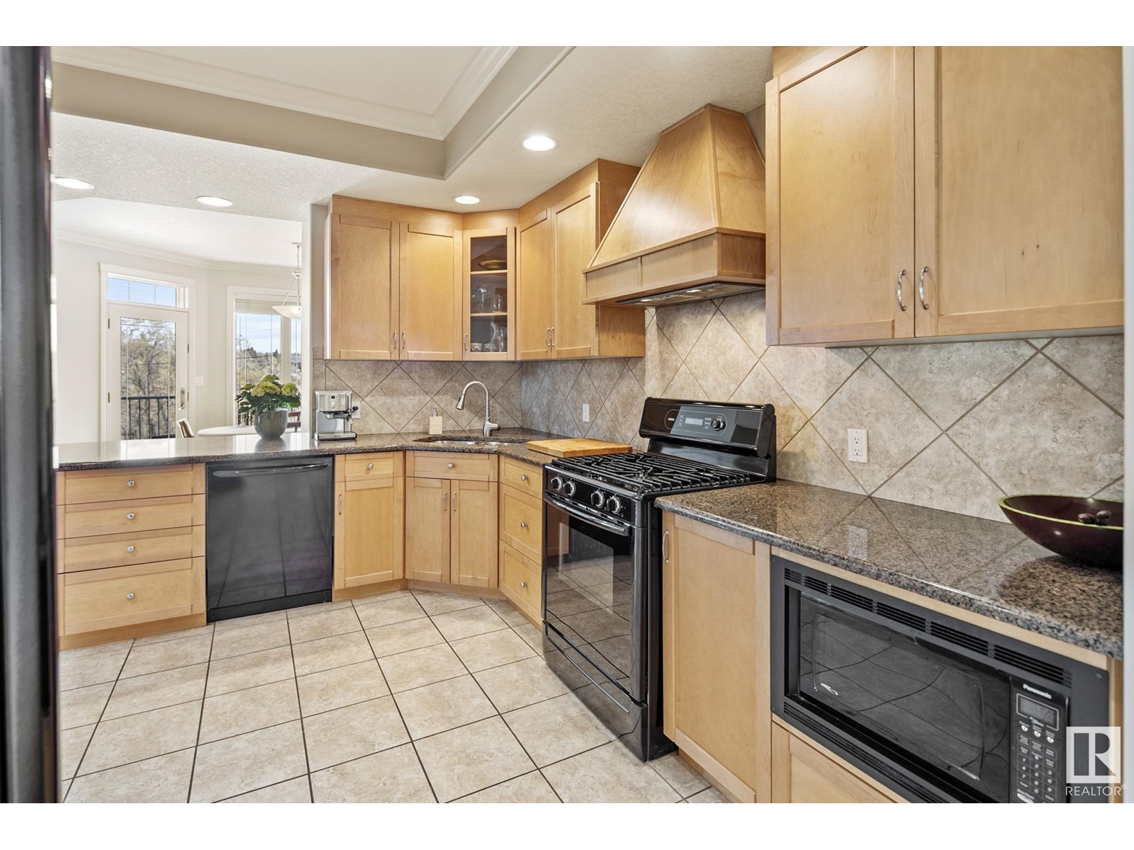 Property at 19 Mission AV image 3