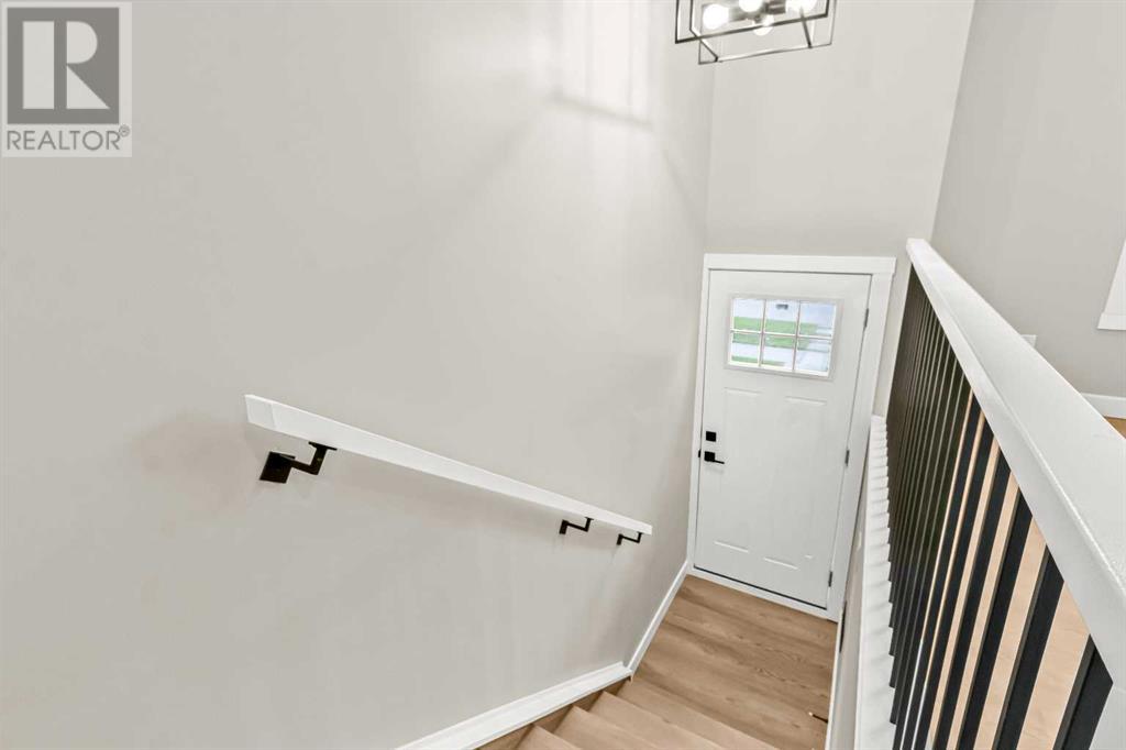 10512 Oakfield Drive Sw, Calgary, Alberta  T2W 2A9 - Photo 4 - A2225561