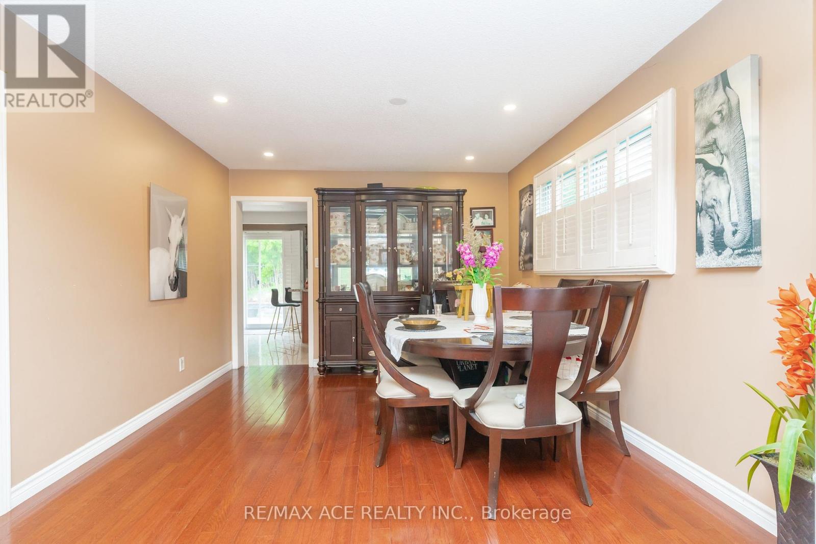 38 Pottery Crescent, Brampton, Ontario  L6S 3S3 - Photo 9 - W12196204