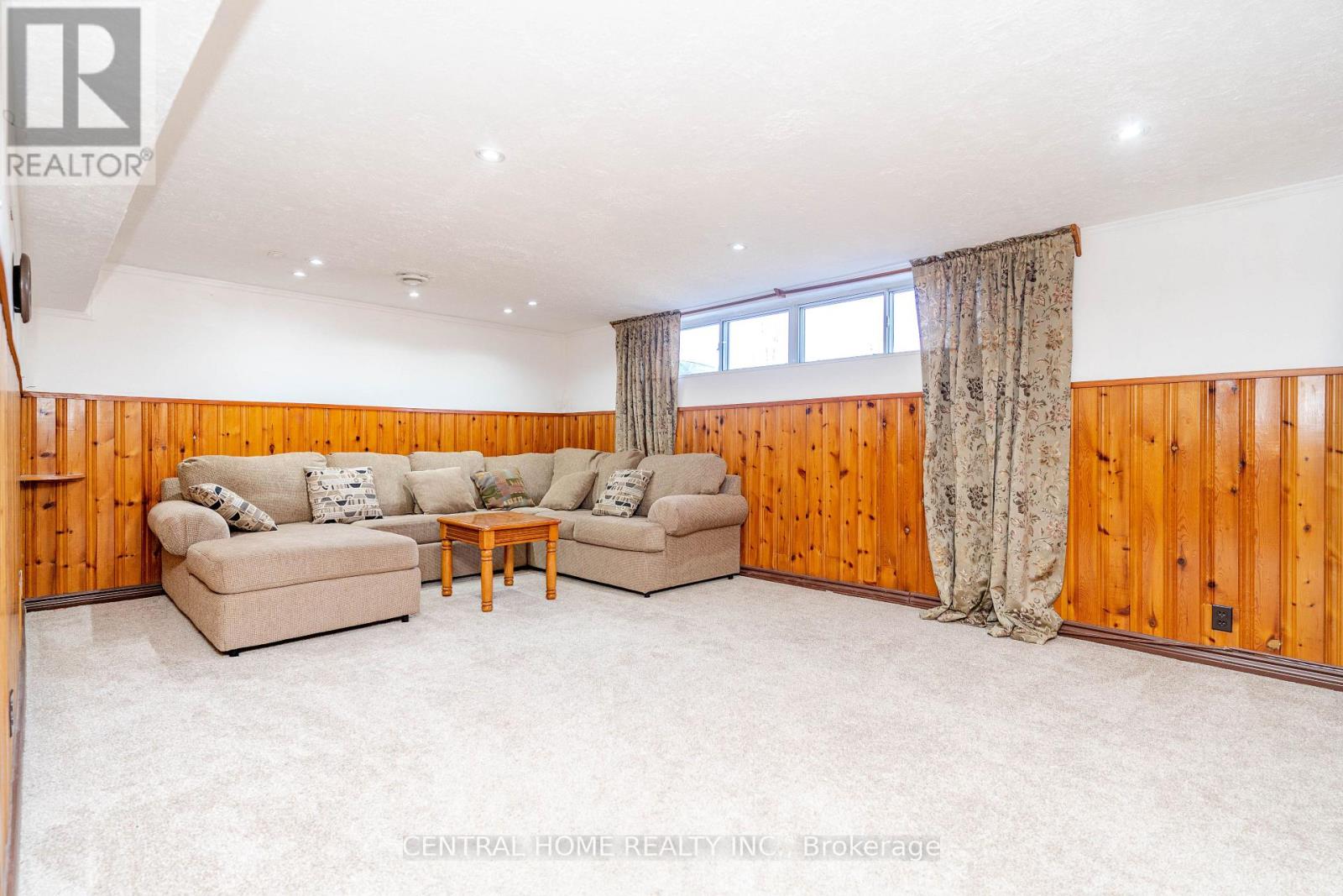 20 Bridgenorth Crescent, Toronto, Ontario  M9V 2M3 - Photo 18 - W12203762