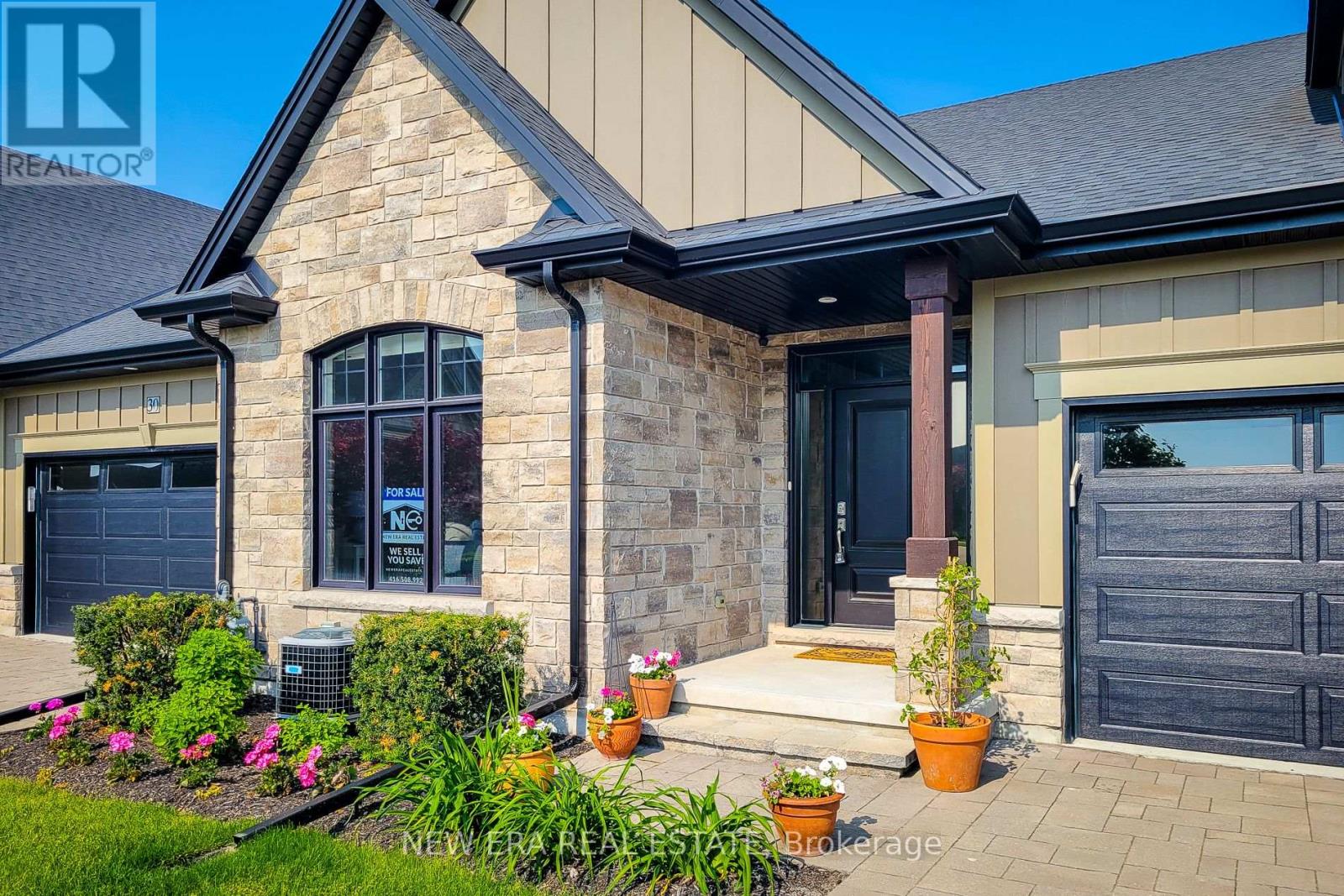 32 Ridgeview Crescent, Niagara-On-The-Lake (St. Davids), Ontario  L0S 1J1 - Photo 3 - X12203791