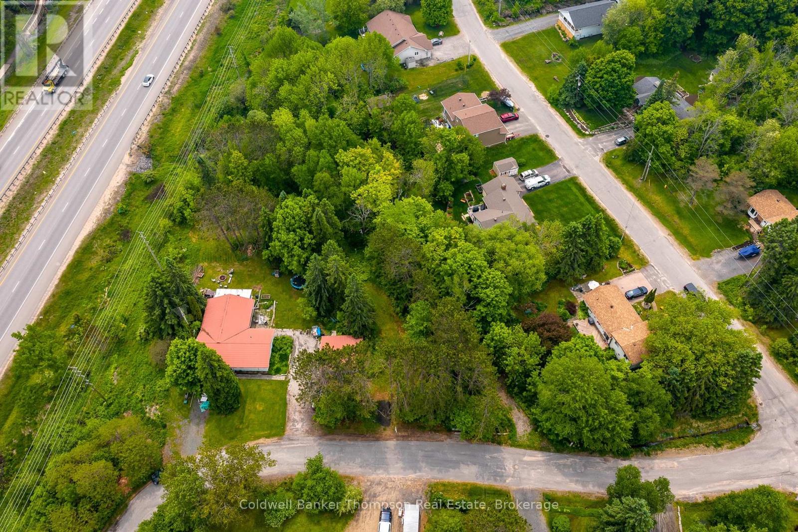 211 Lakeshore Road, Huntsville, Ontario  P1H 1Y8 - Photo 15 - X12203811