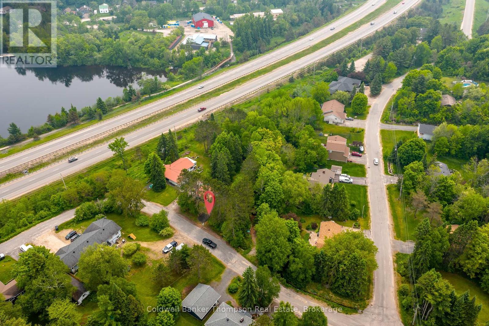 211 Lakeshore Road, Huntsville, Ontario  P1H 1Y8 - Photo 17 - X12203811
