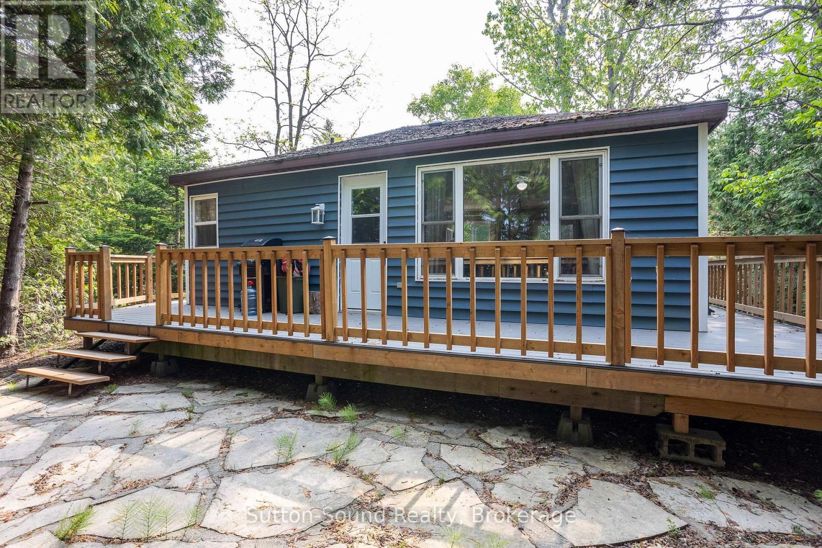 1055 2nd Avenue S, Native Leased Lands, Ontario  N0H 2G0 - Photo 4 - X12203867