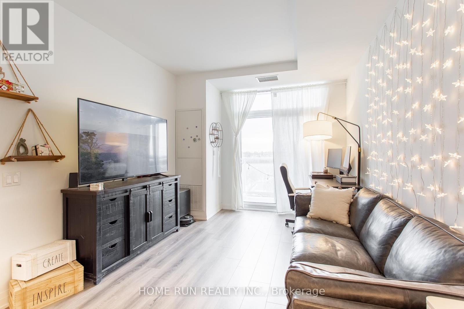 613 - 286 Main Street, Toronto, Ontario  M4C 0B3 - Photo 3 - E12203817