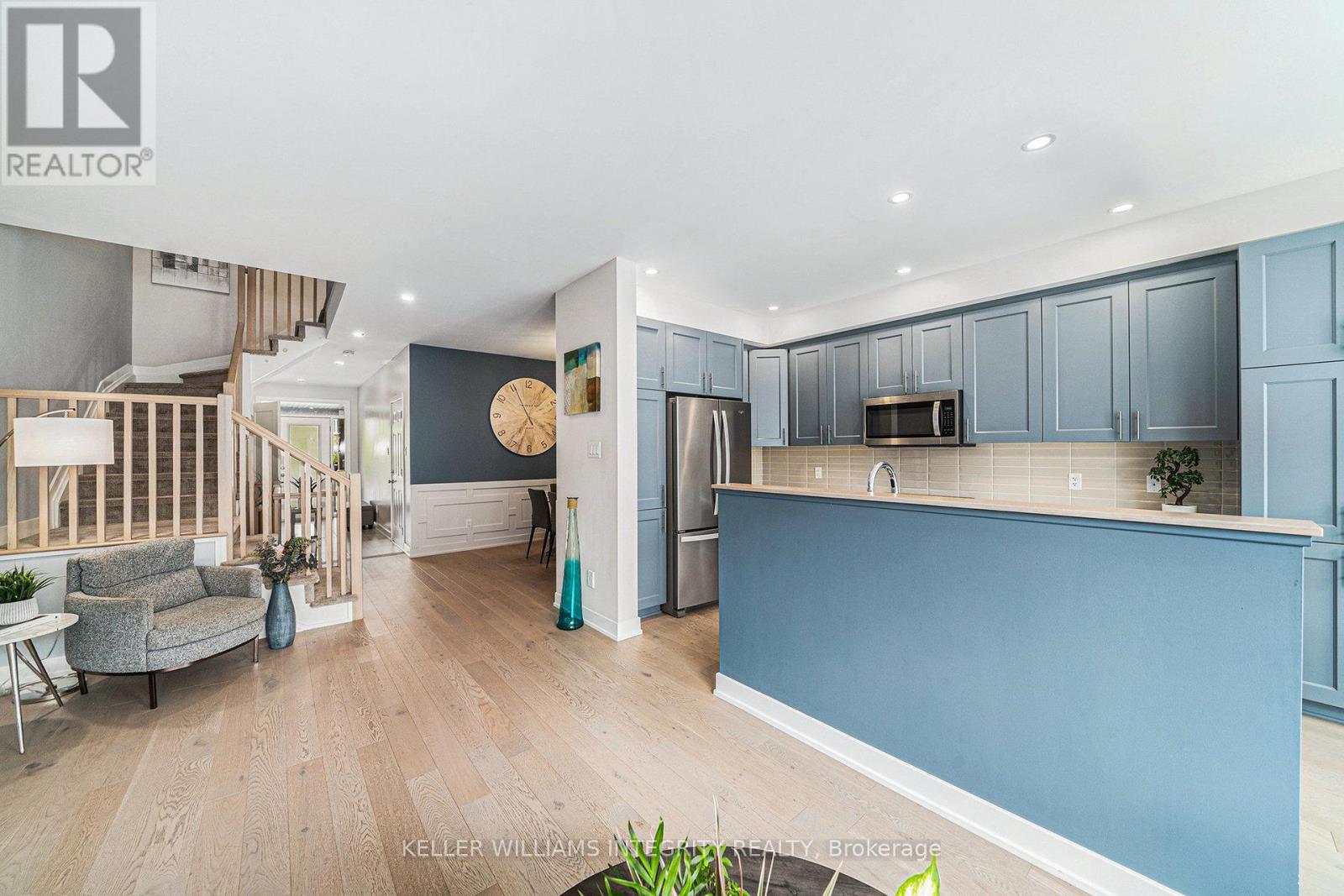 658 Putney Crescent, Ottawa, Ontario  K2S 2N7 - Photo 12 - X12203873