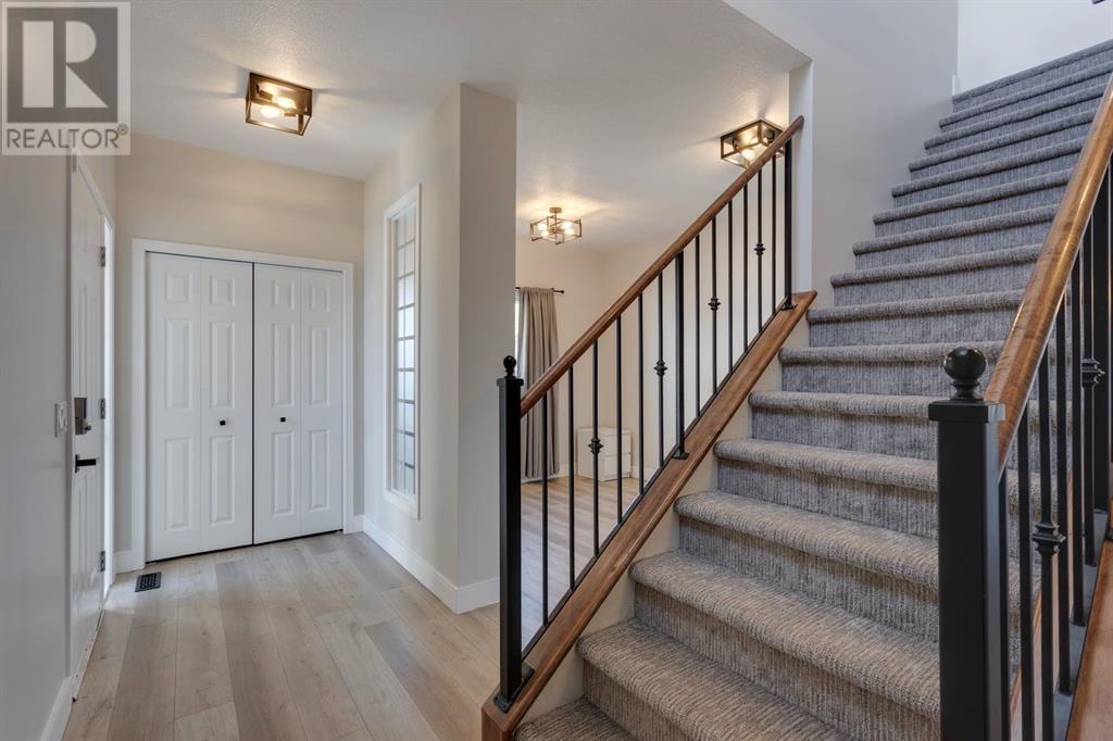 226 Rockborough Green Nw, Calgary, Alberta  T3G 5S9 - Photo 3 - A2219644