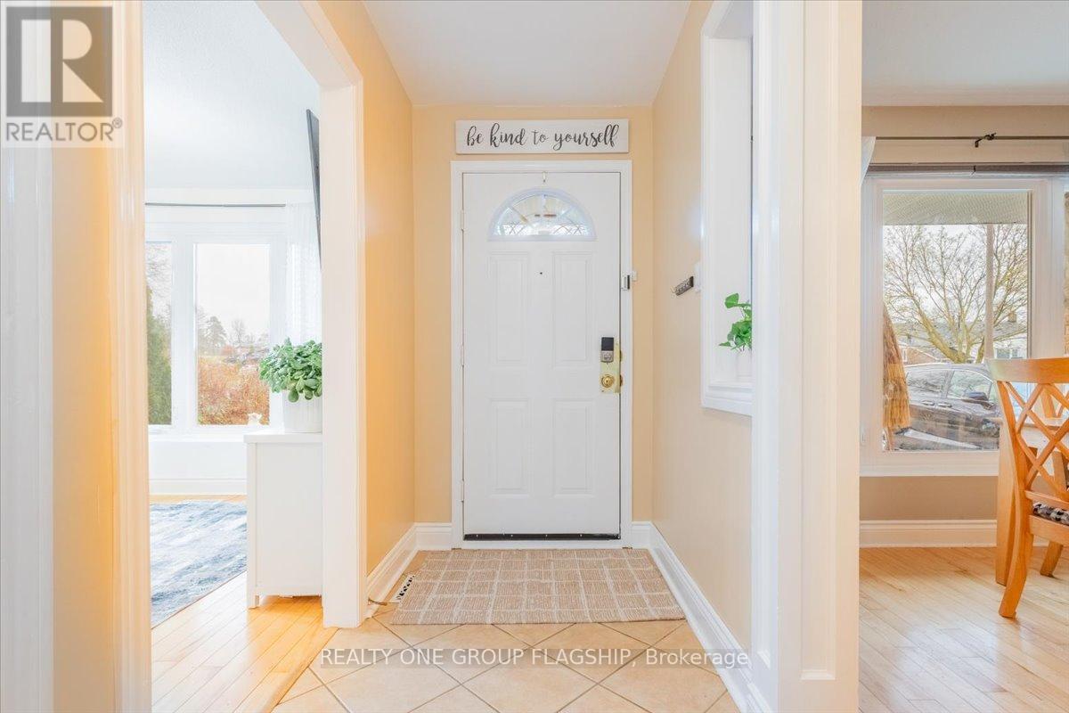 52 Highcroft Road, Barrie, Ontario  L4N 2X7 - Photo 9 - S12183287