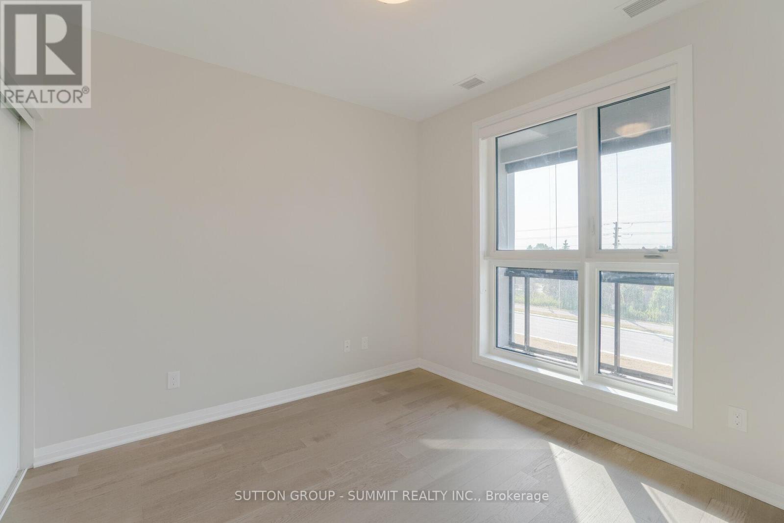 210 - 95 Dundas Street, Oakville, Ontario  L6N 5N4 - Photo 18 - W12203796