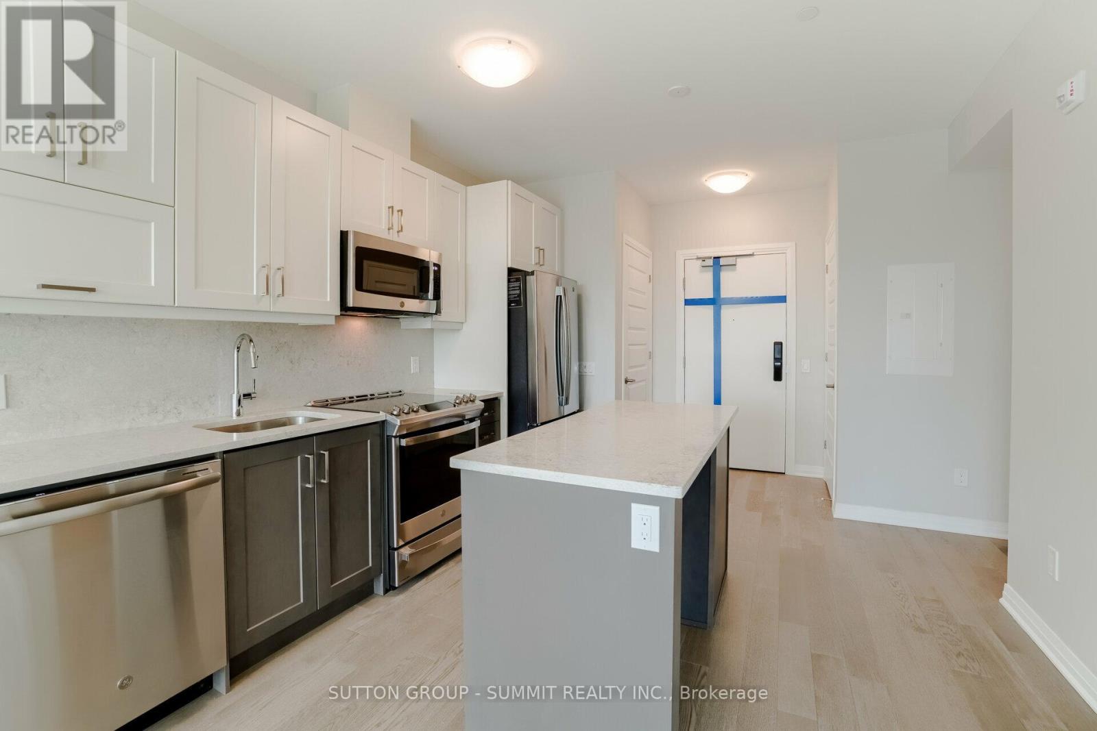 210 - 95 Dundas Street, Oakville, Ontario  L6N 5N4 - Photo 9 - W12203796