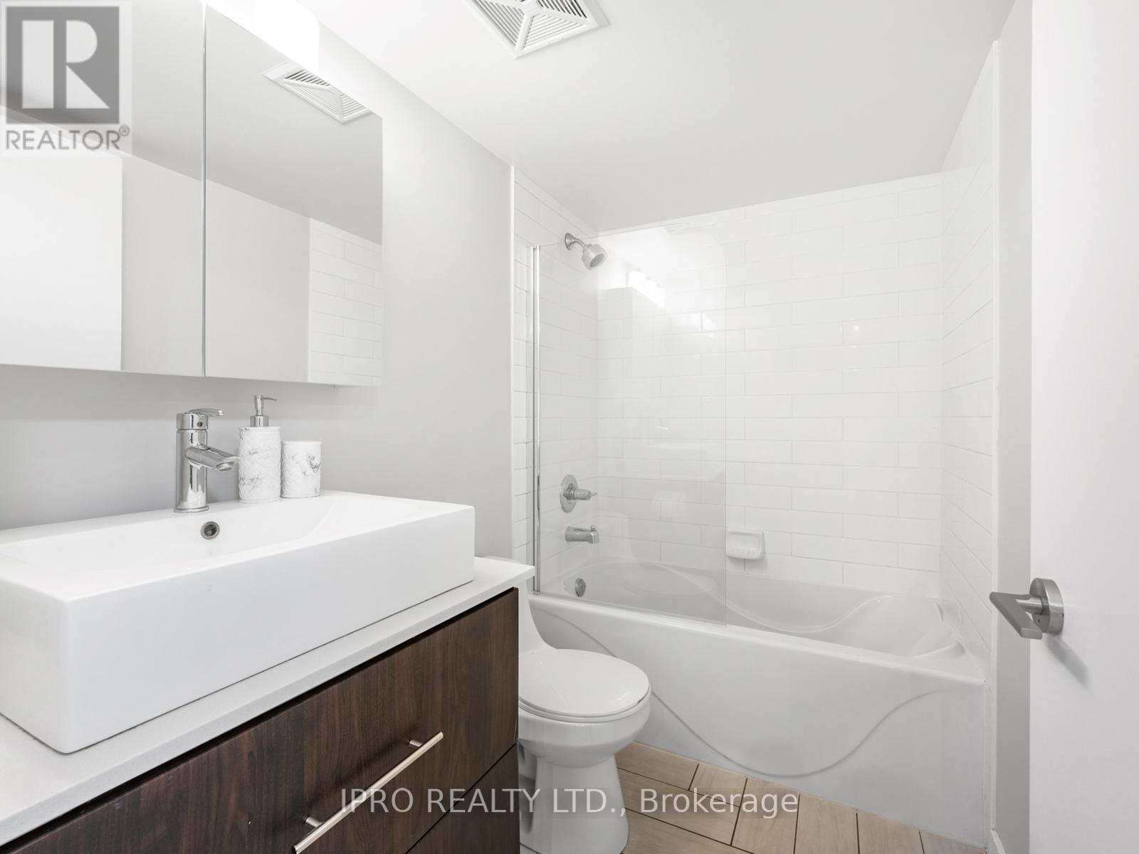 206 - 1169 Queen Street W, Toronto (Little Portugal), Ontario  M6J 1J4 - Photo 32 - C12203871