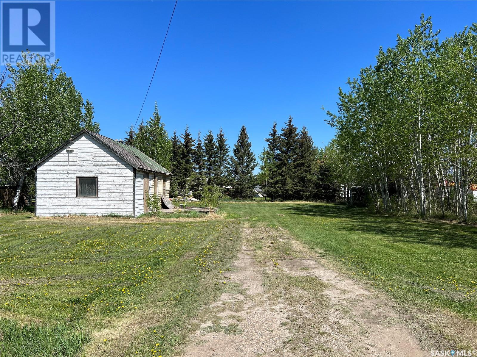 707 4th Avenue E, Meadow Lake, Saskatchewan  S9X 1J1 - Photo 7 - SK008696