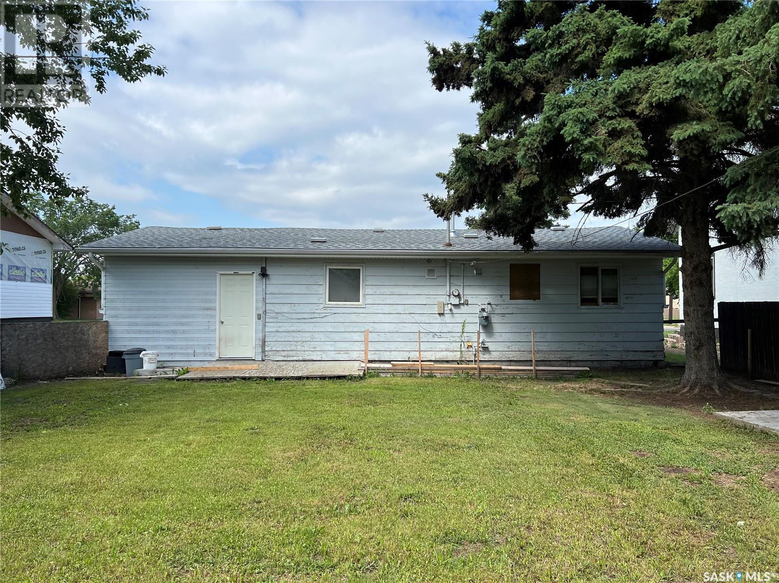 504 3rd Street W, Meadow Lake, Saskatchewan  S9X 1C9 - Photo 14 - SK008693