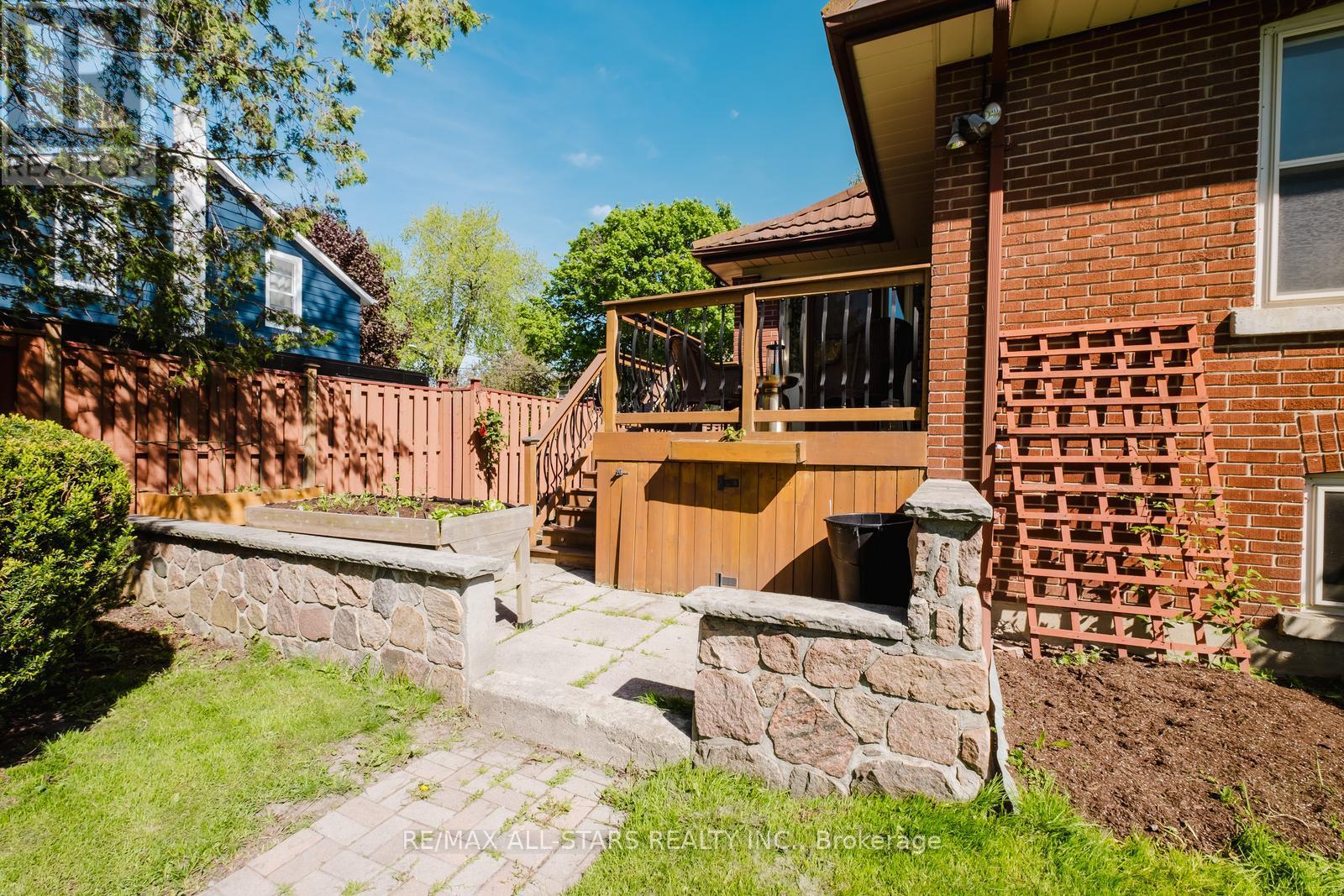 18 Charles Street, Whitchurch-Stouffville (Stouffville), Ontario  L4A 1B7 - Photo 42 - N12203880