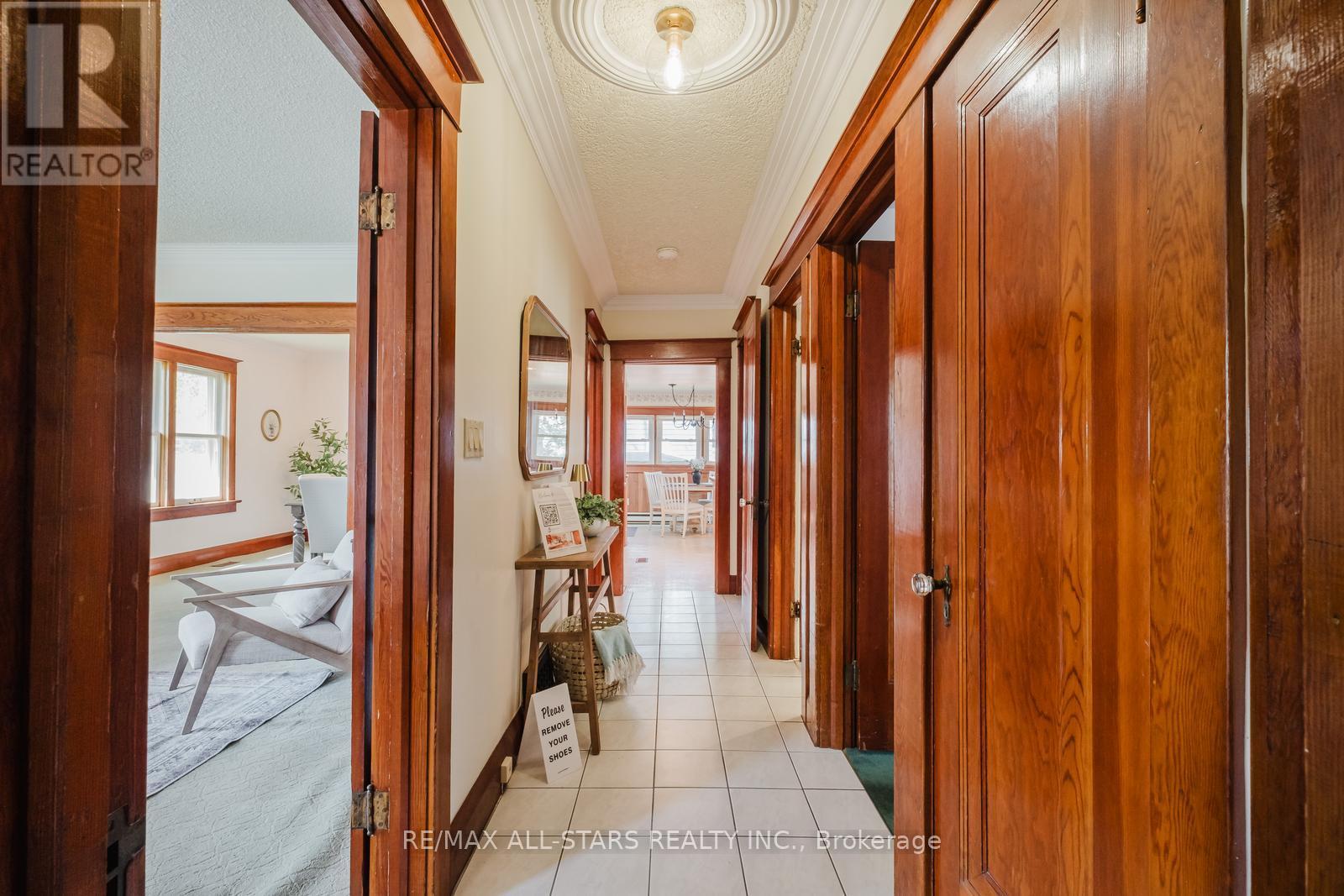18 Charles Street, Whitchurch-Stouffville (Stouffville), Ontario  L4A 1B7 - Photo 8 - N12203880