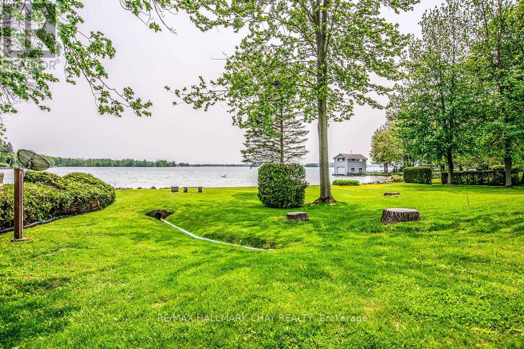 5566 Gray's Bay Road, Ramara, Ontario  L0K 1L0 - Photo 4 - S12203852