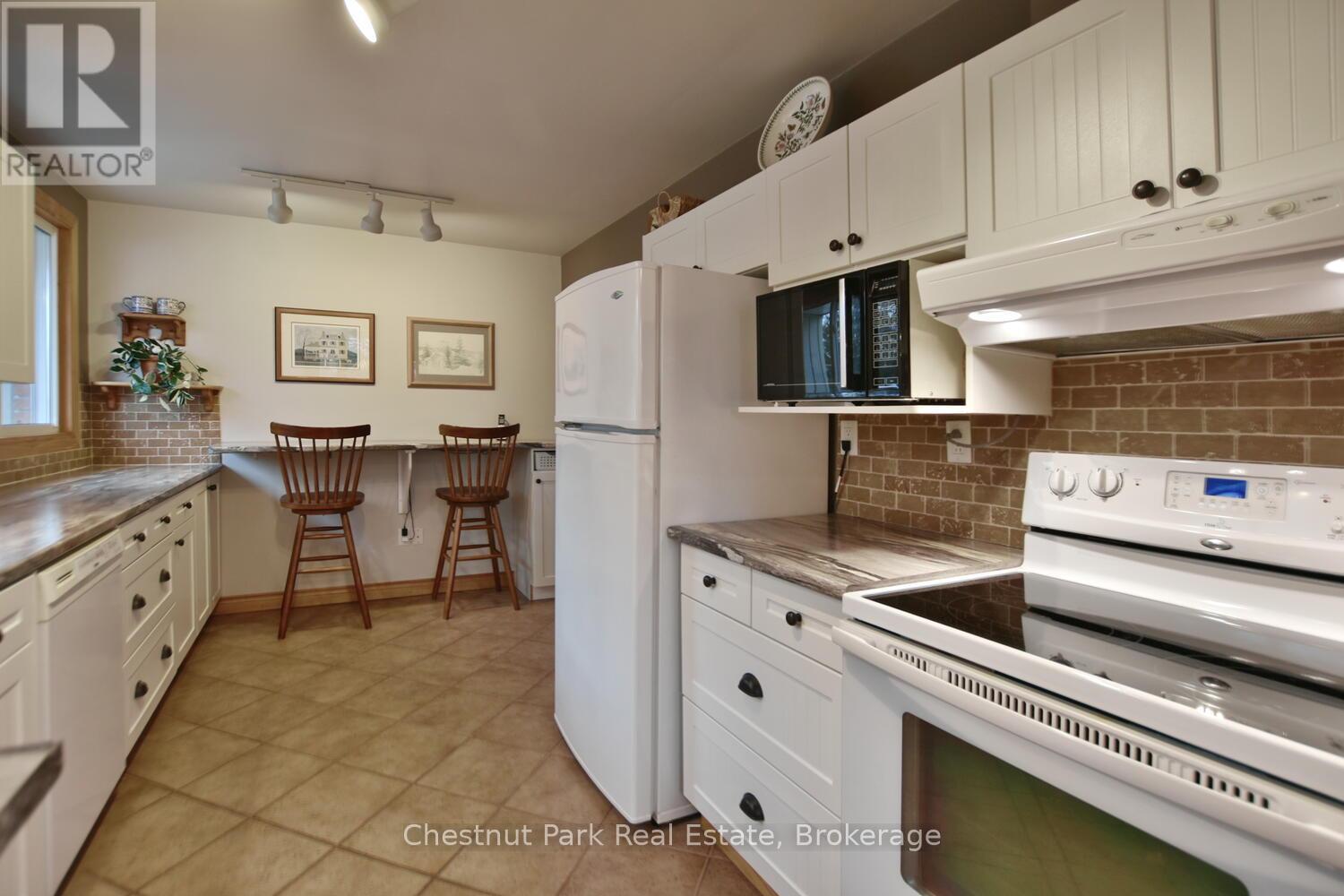 24 Ferguson Road, Collingwood, Ontario  L9Y 3A1 - Photo 9 - S12084128