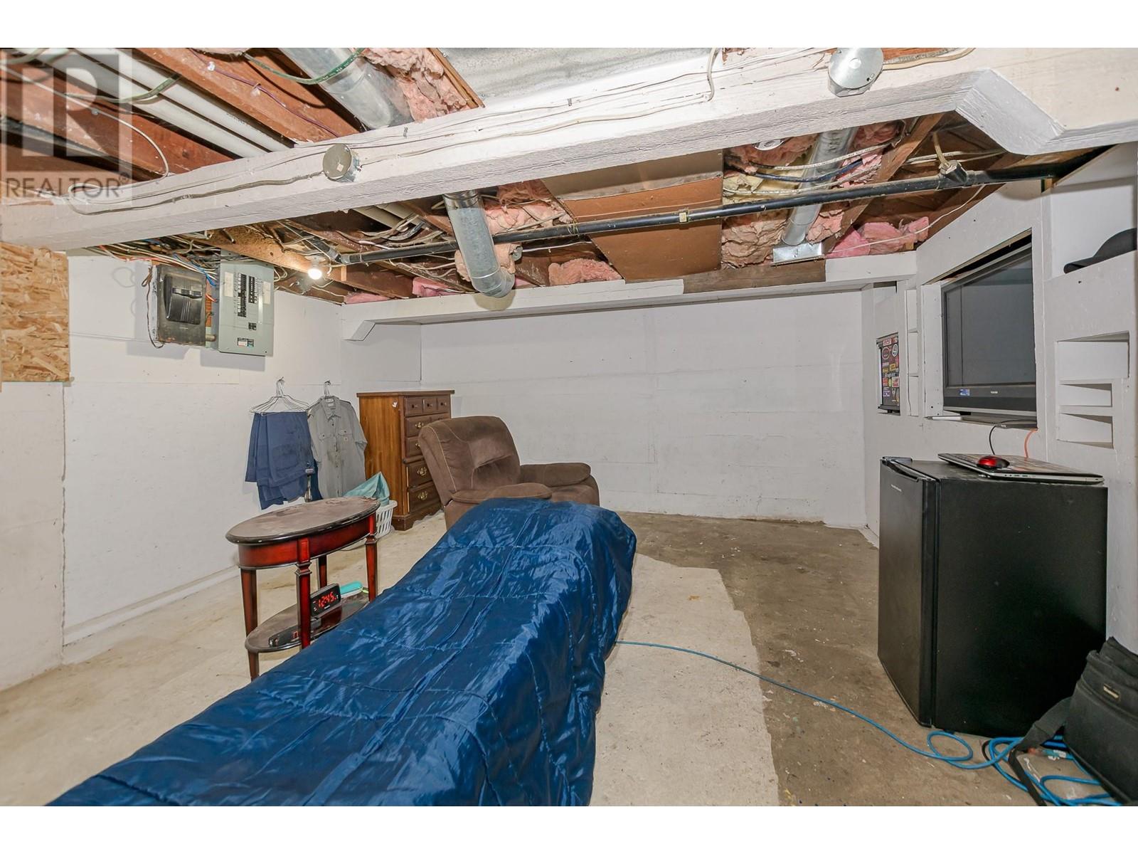 150 1 Street Se, Salmon Arm, British Columbia  V1E 4H5 - Photo 59 - 10349355