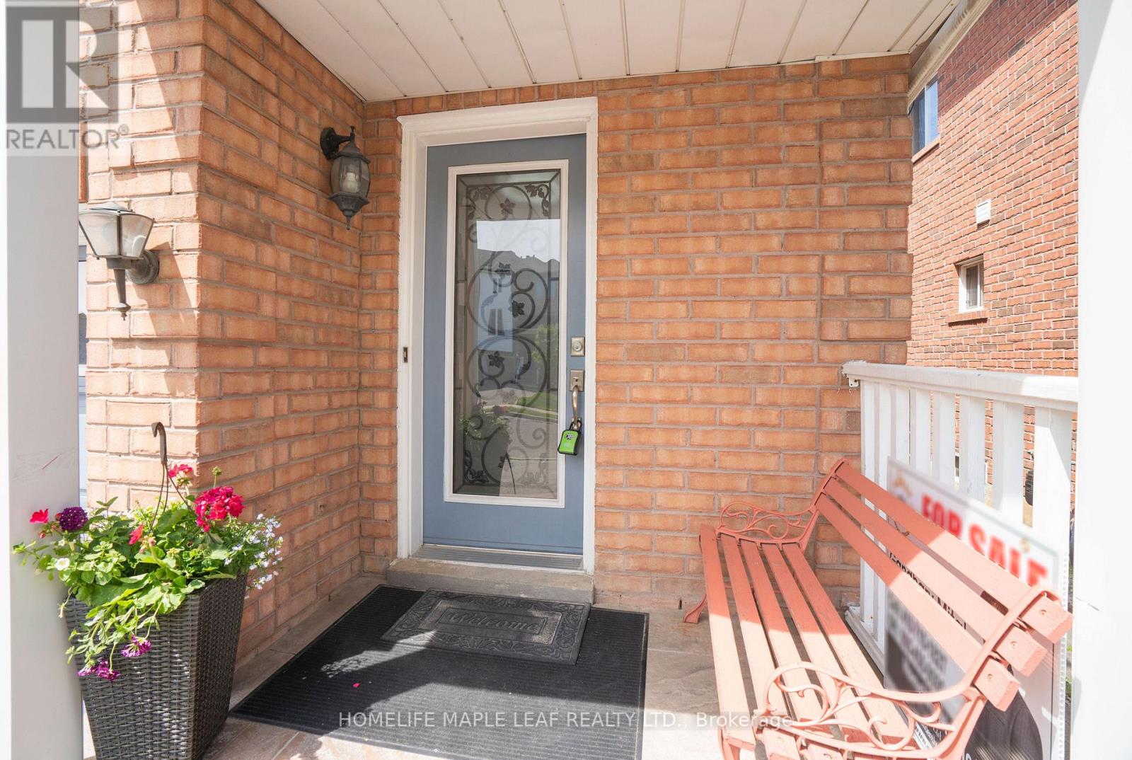 44 Wilmont Court, Brampton, Ontario  L6X 4Z6 - Photo 3 - W12203878