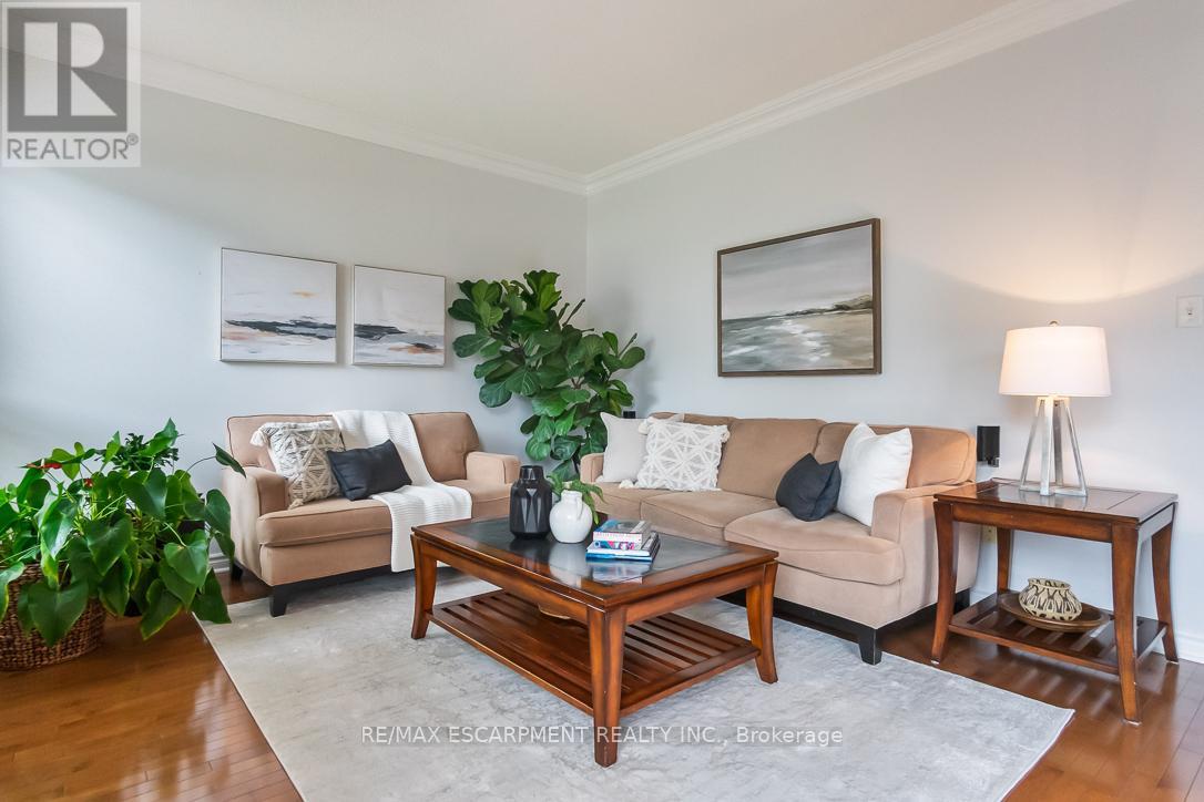 7107 Appletree Lane, Mississauga, Ontario  L5W 1W5 - Photo 12 - W12203896