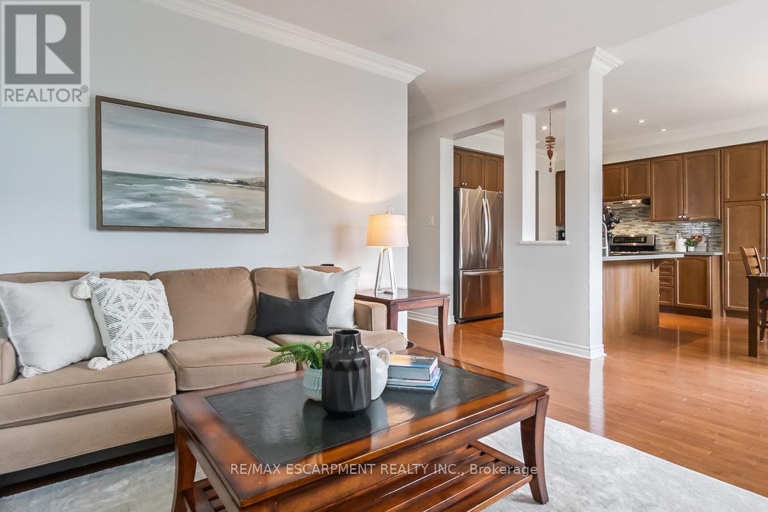7107 Appletree Lane, Mississauga, Ontario  L5W 1W5 - Photo 13 - W12203896