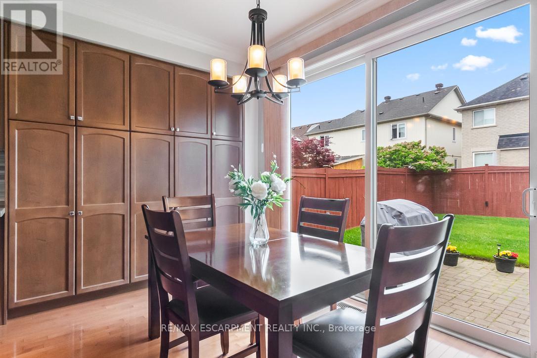 7107 Appletree Lane, Mississauga, Ontario  L5W 1W5 - Photo 16 - W12203896