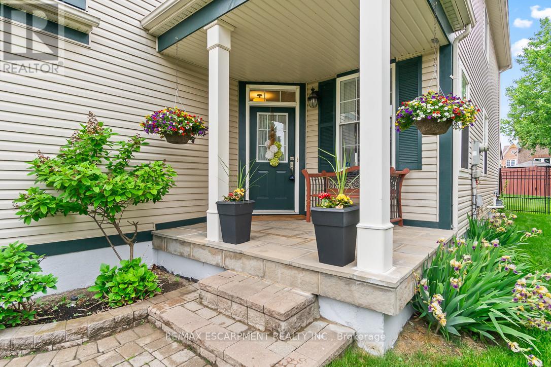 Property at 7107 APPLETREE LANE image 2