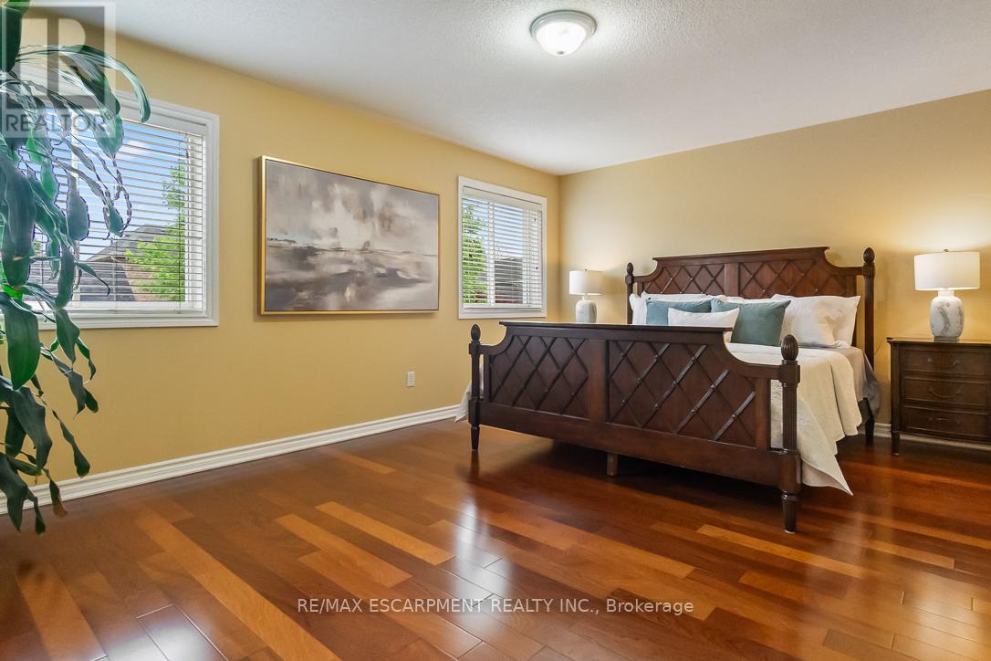 7107 Appletree Lane, Mississauga, Ontario  L5W 1W5 - Photo 23 - W12203896
