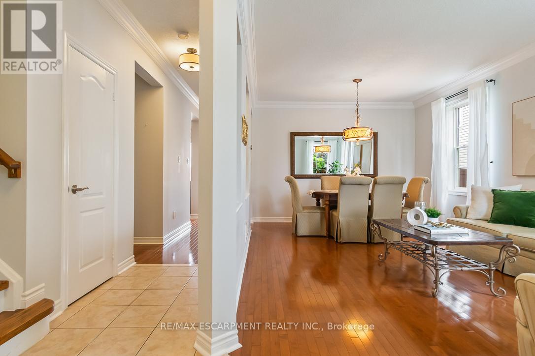 Property at 7107 APPLETREE LANE image 3