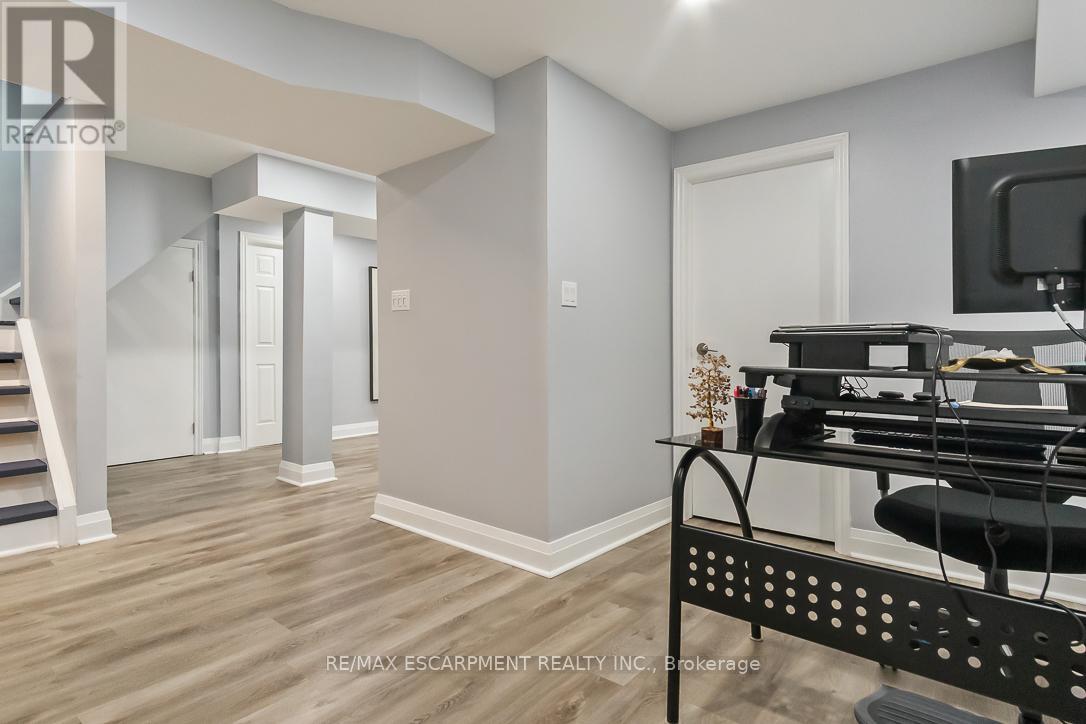7107 Appletree Lane, Mississauga, Ontario  L5W 1W5 - Photo 32 - W12203896