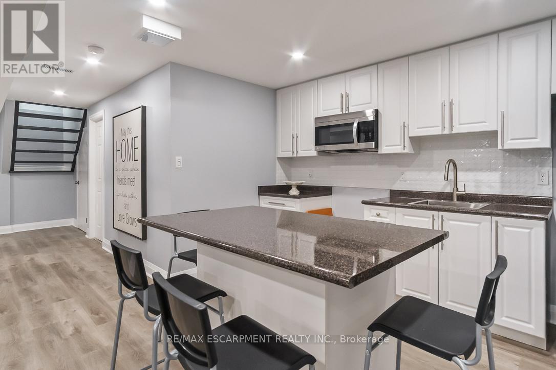 7107 Appletree Lane, Mississauga, Ontario  L5W 1W5 - Photo 33 - W12203896