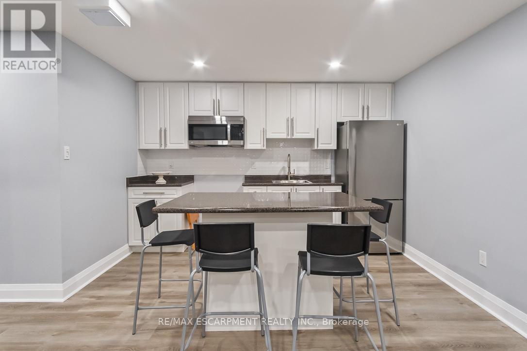 7107 Appletree Lane, Mississauga, Ontario  L5W 1W5 - Photo 36 - W12203896