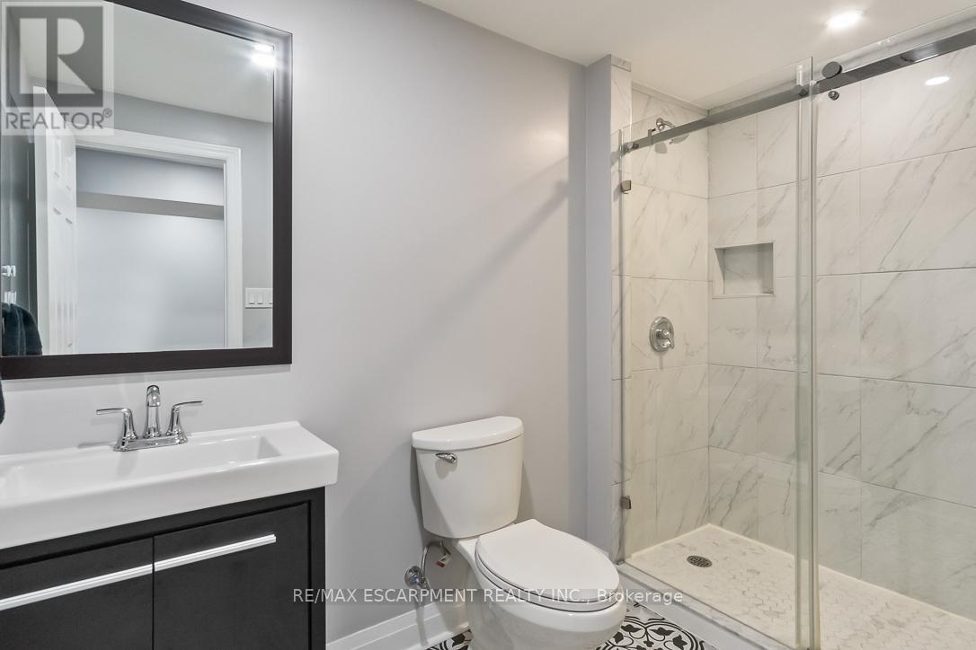 7107 Appletree Lane, Mississauga, Ontario  L5W 1W5 - Photo 37 - W12203896
