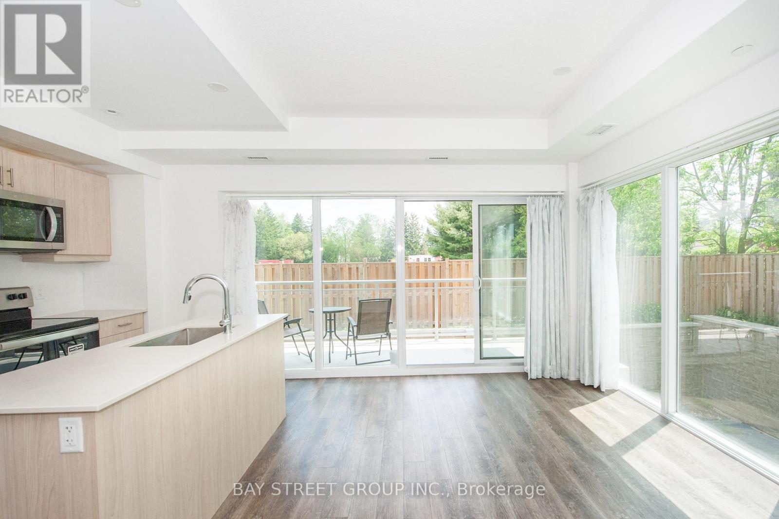 16 Markle Crescent, Hamilton, Ontario  L9G 0H4 - Photo 24 - X12203836
