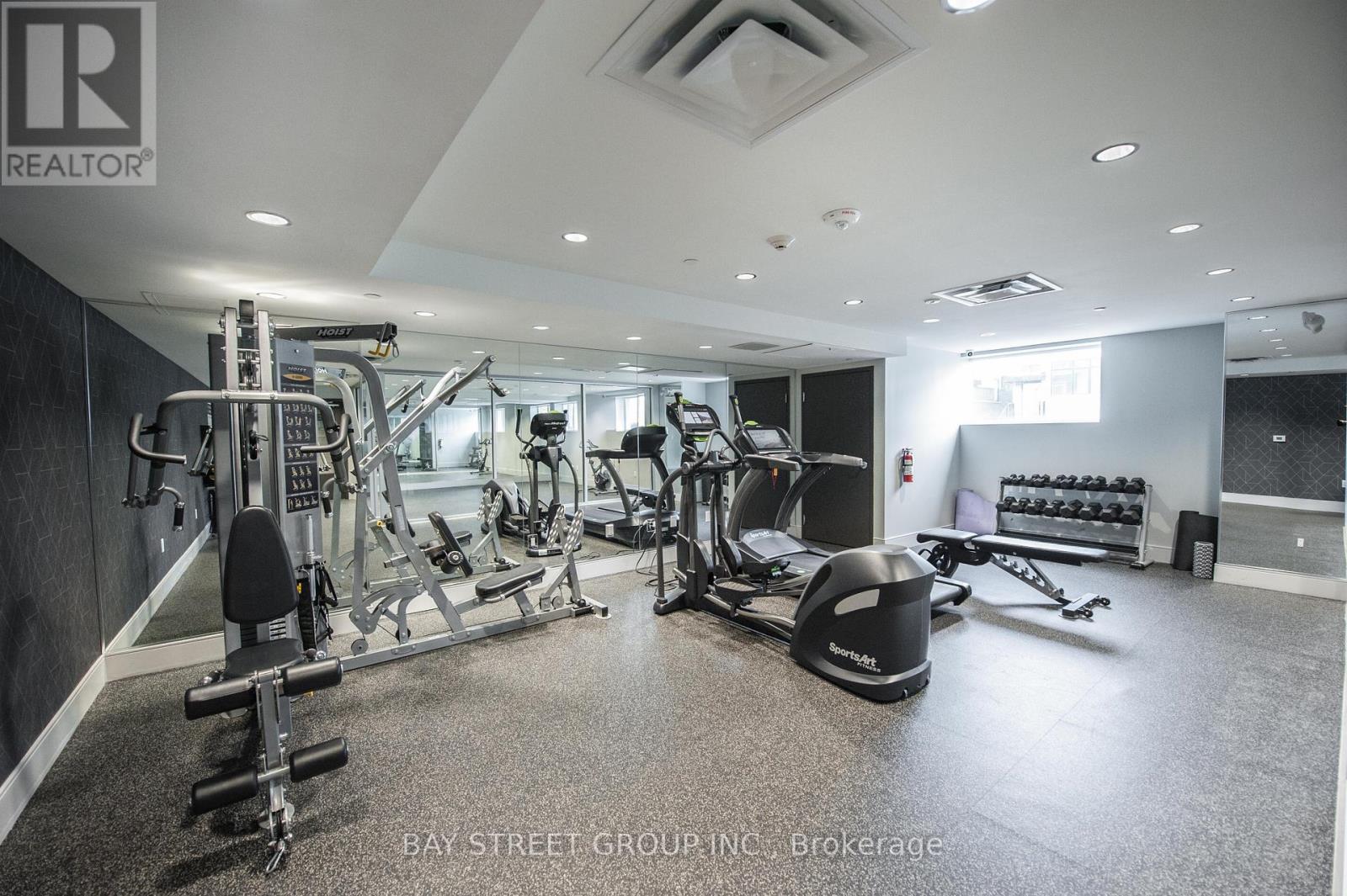 16 Markle Crescent, Hamilton, Ontario  L9G 0H4 - Photo 25 - X12203836