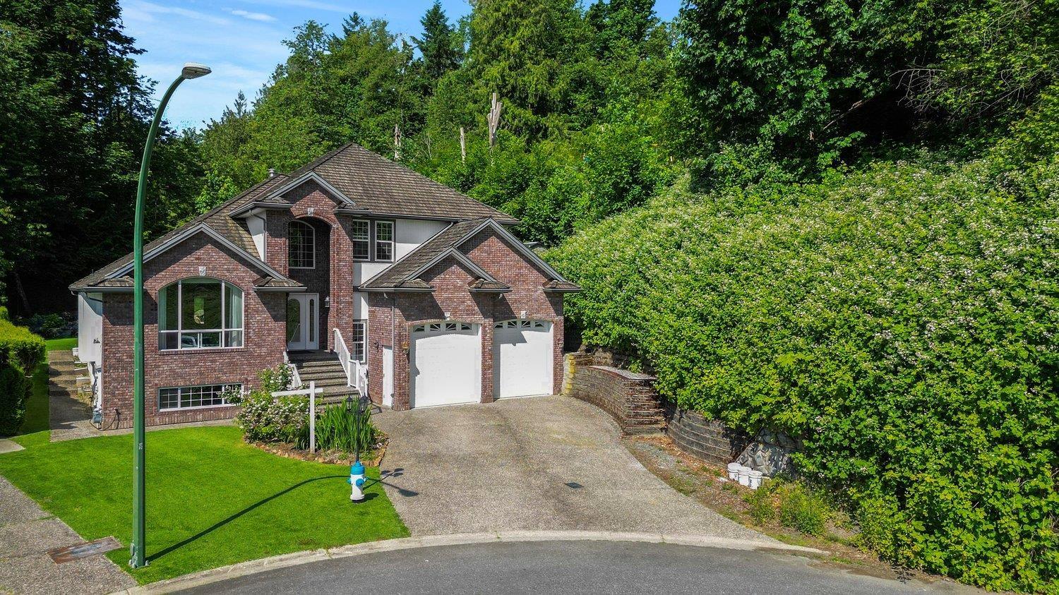 Property at 36477 COUNTRY PLACE image 3