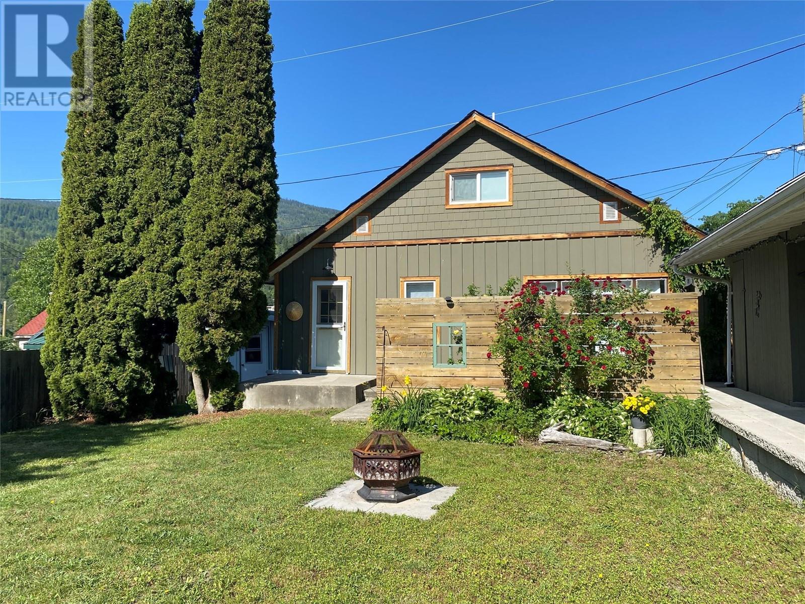 Property at 412 7TH Avenue image 3