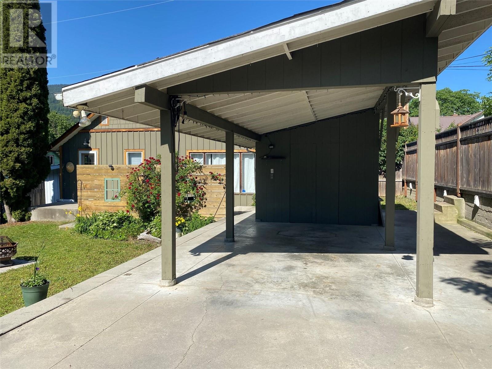 Property at 412 7TH Avenue image 4