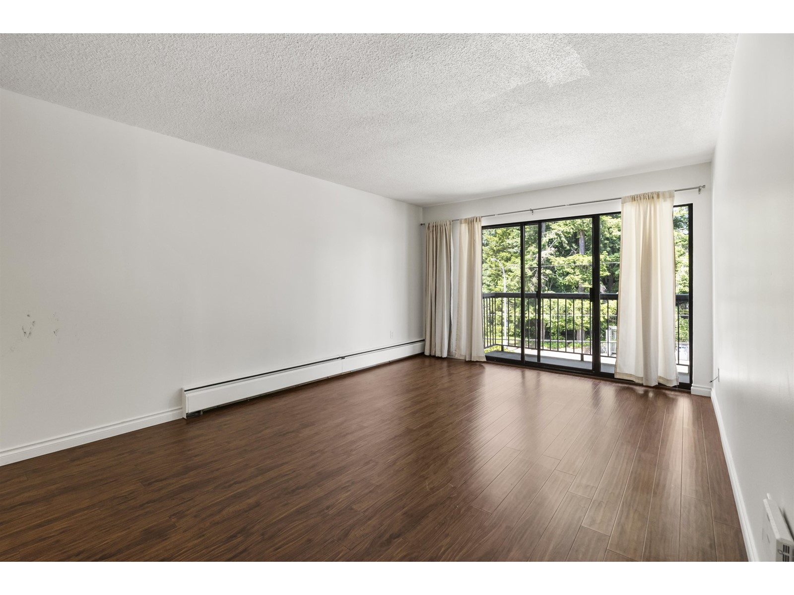 301 15020 North Bluff Road, White Rock, British Columbia  V4B 5A4 - Photo 10 - R3012209
