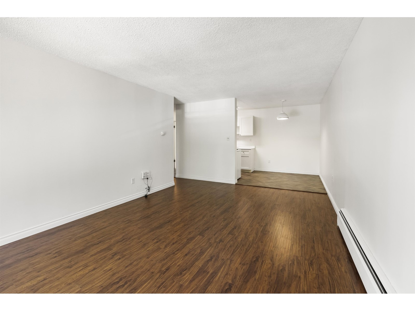 301 15020 North Bluff Road, White Rock, British Columbia  V4B 5A4 - Photo 8 - R3012209